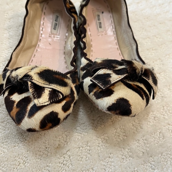 Miu Miu leopard print calf hair ballet flat, sz 7.5 - Picture 3 of 9